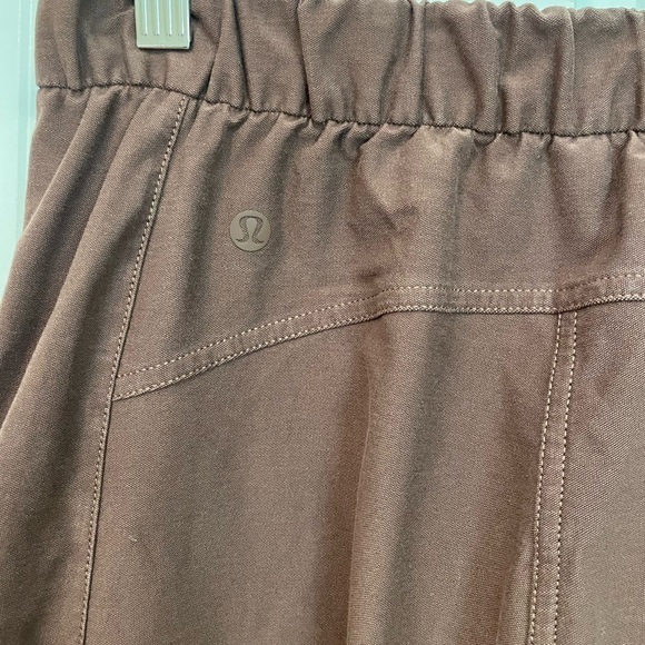 Lululemon Light Utilitech Cargo Pocket High-Rise Pant
Java brown size 24 - Picture 6 of 10